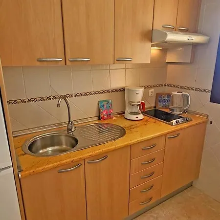 شقة Flat Blue Ocean, Beachfront, Sea View, 1 Bedroom, Livingroom, Fast Internet *