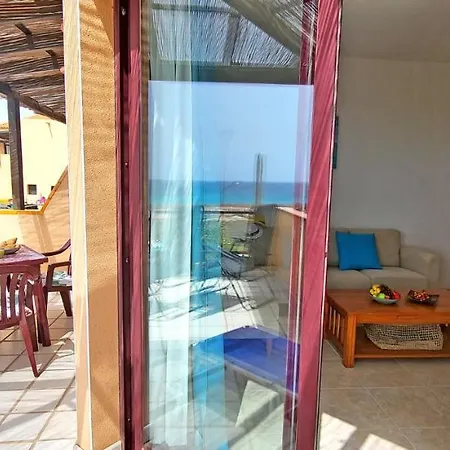 Flat Blue Ocean, Beachfront, Sea View, 1 Bedroom, Livingroom, Fast Internet