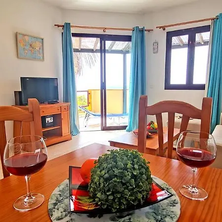 Flat Blue Ocean, Beachfront, Sea View, 1 Bedroom, Livingroom, Fast Internet Apartment