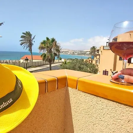 Flat Blue Ocean, Beachfront, Sea View, 1 Bedroom, Livingroom, Fast Internet *