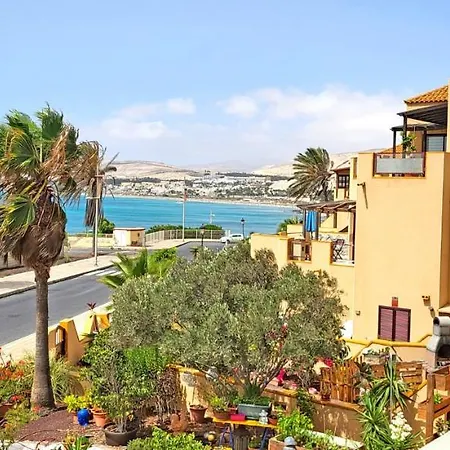 Flat Blue Ocean, Beachfront, Sea View, 1 Bedroom, Livingroom, Fast Internet