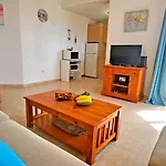 Apartment Flat Blue Ocean, Beachfront, Sea View, 1 Bedroom, Livingroom, Fast Internet