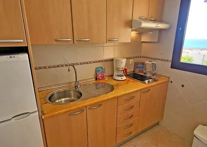 아파트 Flat Blue Ocean, Beachfront, Sea View, 1 Bedroom, Livingroom, Fast Internet *