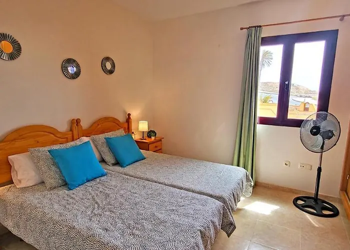 아파트 Flat Blue Ocean, Beachfront, Sea View, 1 Bedroom, Livingroom, Fast Internet *