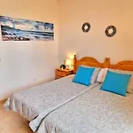 アパート Flat Blue Ocean, Beachfront, Sea View, 1 Bedroom, Livingroom, Fast Internet *