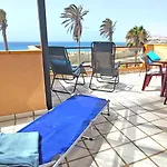 Flat Blue Ocean, Beachfront, Sea View, 1 Bedroom, Livingroom, Fast Internet コスタ・カルマ