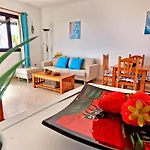 Flat Blue Ocean, Beachfront, Sea View, 1 Bedroom, Livingroom, Fast Internet * コスタ・カルマ