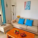 Flat Blue Ocean, Beachfront, Sea View, 1 Bedroom, Livingroom, Fast Internet * コスタ・カルマ