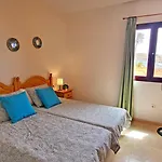 アパート Flat Blue Ocean, Beachfront, Sea View, 1 Bedroom, Livingroom, Fast Internet *